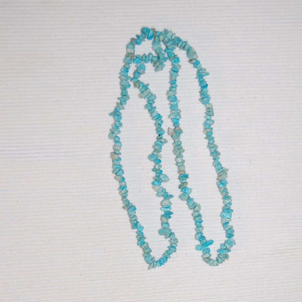 Turquoise Colored Chips and Stone Necklace 17" Long